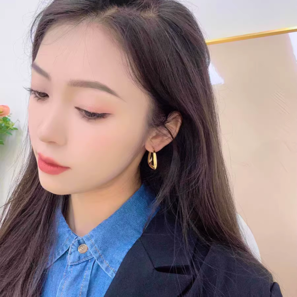 KHUYÊN TAI HELEN