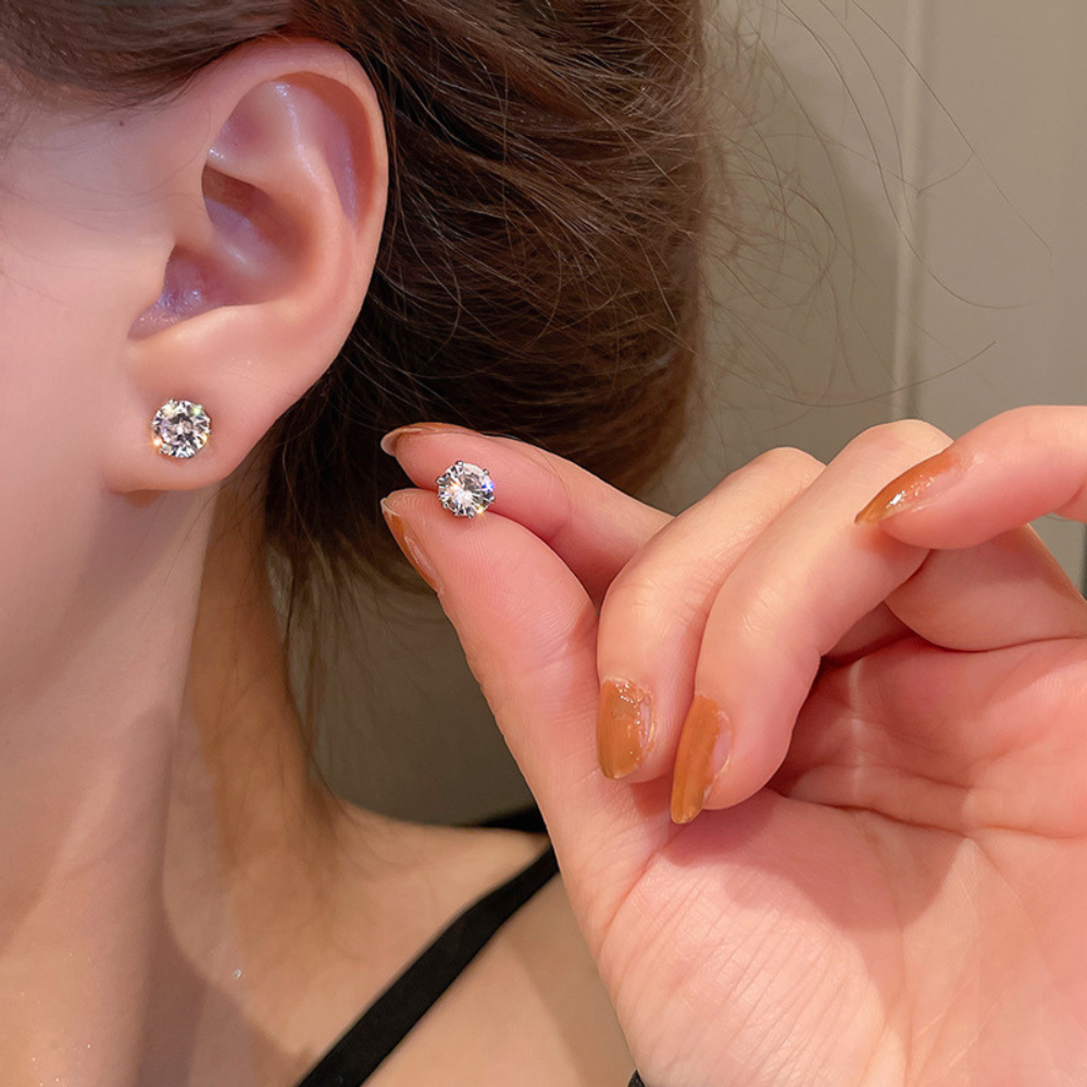 KHUYÊN TAI DIAMOND